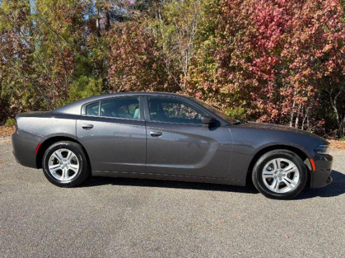 2022 /BLACK LEATHER Dodge Charger SXT (2C3CDXBG4NH) with an 3.6L V6 DOHC 24V engine, 8-Speed Automatic transmission, located at 2761 East Hwy 501, Conway, SC, 29526, (843) 331-1151, 33.781528, -78.989883 - 2022 Dodge Charger SXT - Photo#2