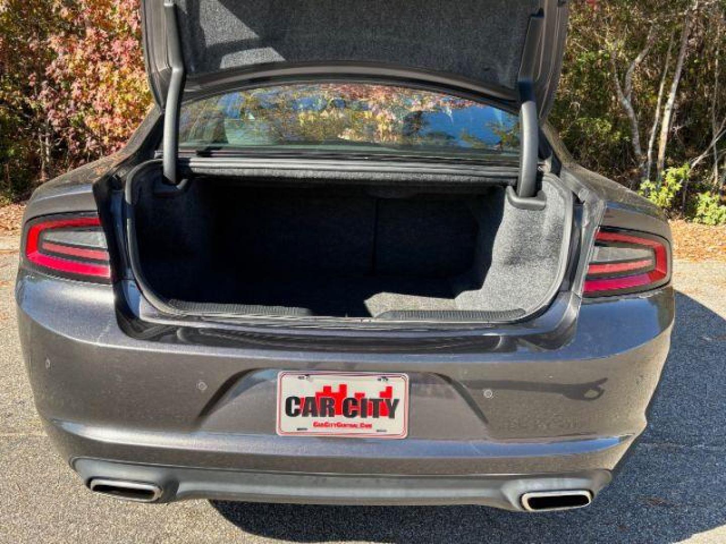 2022 /BLACK LEATHER Dodge Charger SXT (2C3CDXBG4NH) with an 3.6L V6 DOHC 24V engine, 8-Speed Automatic transmission, located at 2761 East Hwy 501, Conway, SC, 29526, (843) 331-1151, 33.781528, -78.989883 - 2022 Dodge Charger SXT - Photo#10