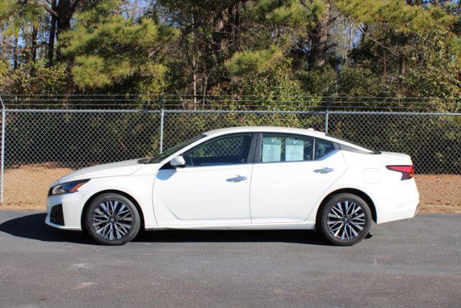 2023 Nissan Altima 2.5 SV (1N4BL4DV4PN) with an 2.5L L4 DOHC 16V engine, Continuously Variable Transmission transmission, located at 3598 James B White Hwy South, Whiteville, NC, 28472, (910) 642-3196, 34.294846, -78.732613 - 2023 Nissan Altima 2.5 SV - Photo#4