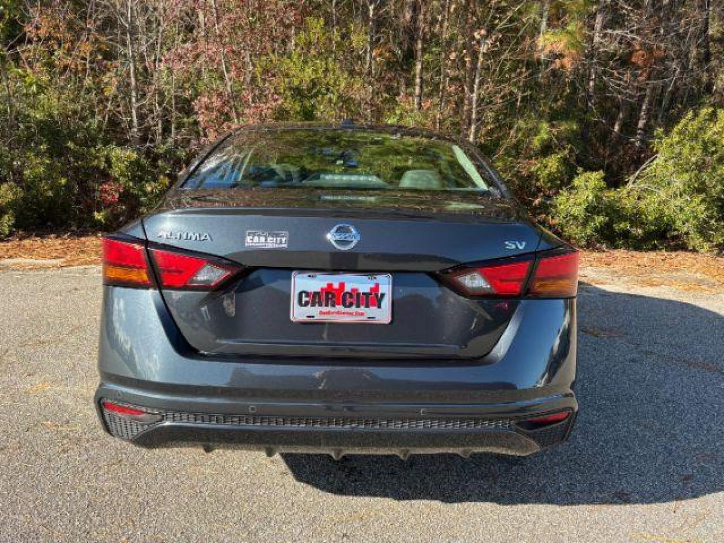 2022 /Charcoal Nissan Altima 2.5 SV (1N4BL4DV8NN) with an 2.5L L4 DOHC 16V engine, Continuously Variable Transmission transmission, located at 2761 East Hwy 501, Conway, SC, 29526, (843) 331-1151, 33.781528, -78.989883 - 2022 Nissan Altima 2.5 SV - Photo#4