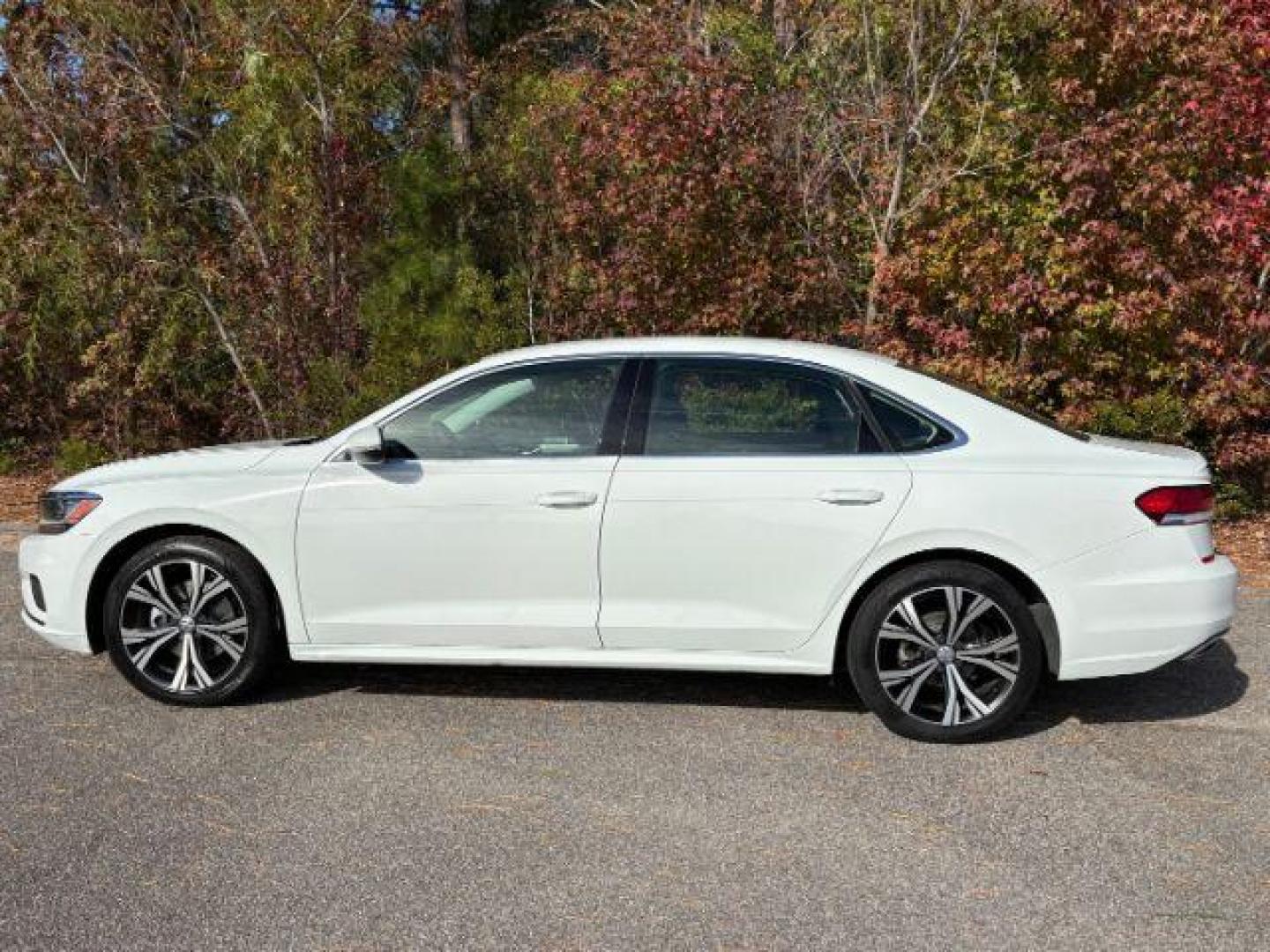 2021 /BLACK LEATHER Volkswagen Passat SE (1VWSA7A31MC) with an 2.0L L4 DOHC 16V engine, 6-Speed Automatic transmission, located at 2761 East Hwy 501, Conway, SC, 29526, (843) 331-1151, 33.781528, -78.989883 - 2021 Volkswagen Passat SE - Photo#1