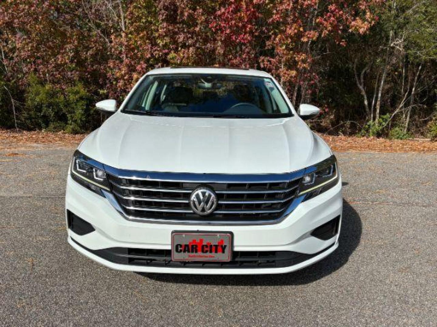 2021 /BLACK LEATHER Volkswagen Passat SE (1VWSA7A31MC) with an 2.0L L4 DOHC 16V engine, 6-Speed Automatic transmission, located at 2761 East Hwy 501, Conway, SC, 29526, (843) 331-1151, 33.781528, -78.989883 - 2021 Volkswagen Passat SE - Photo#3