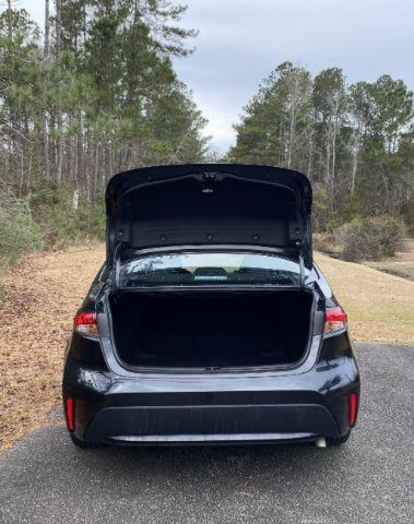 2021 /Black Toyota Corolla LE (5YFEPMAE0MP) with an 1.8L L4 DOHC 16V engine, Continuously Variabl transmission, located at 9146 Ocean Hwy West, Calabash, NC, 28467, (910) 579-1110, 33.928635, -78.576157 - 2021 Toyota Corolla LE - Photo#8