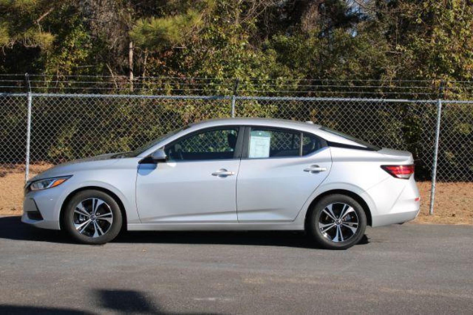 2021 Nissan Sentra SV (3N1AB8CV3MY) with an 1.8L L4 SFI DOHC 16V engine, Continuously Variable Transmission transmission, located at 3598 James B White Hwy South, Whiteville, NC, 28472, (910) 642-3196, 34.294846, -78.732613 - 2021 Nissan Sentra SV - Photo#3