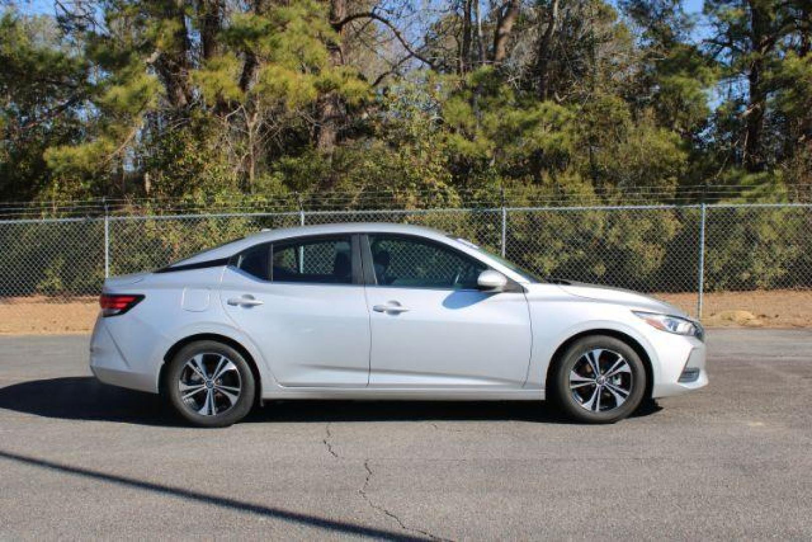 2021 Nissan Sentra SV (3N1AB8CV3MY) with an 1.8L L4 SFI DOHC 16V engine, Continuously Variable Transmission transmission, located at 3598 James B White Hwy South, Whiteville, NC, 28472, (910) 642-3196, 34.294846, -78.732613 - 2021 Nissan Sentra SV - Photo#4