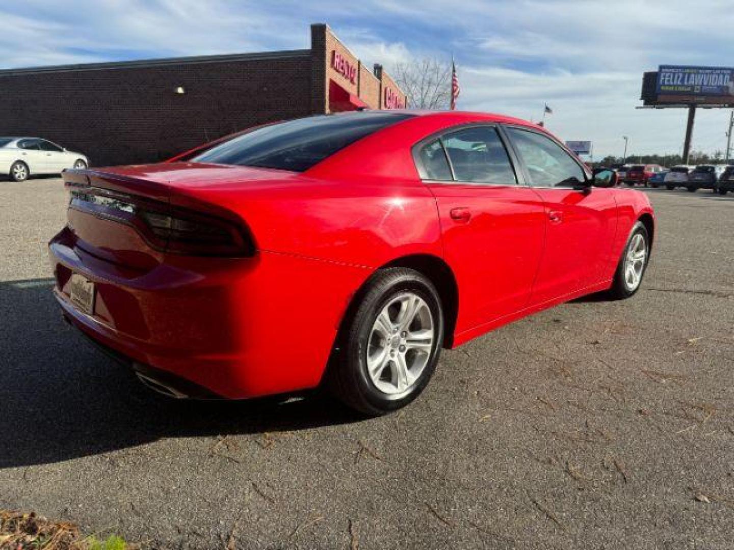 2022 /BLACK LEATHER Dodge Charger SXT (2C3CDXBG7NH) with an 3.6L V6 DOHC 24V engine, 8-Speed Automatic transmission, located at 2761 East Hwy 501, Conway, SC, 29526, (843) 331-1151, 33.781528, -78.989883 - 2022 Dodge Charger SXT - Photo#2