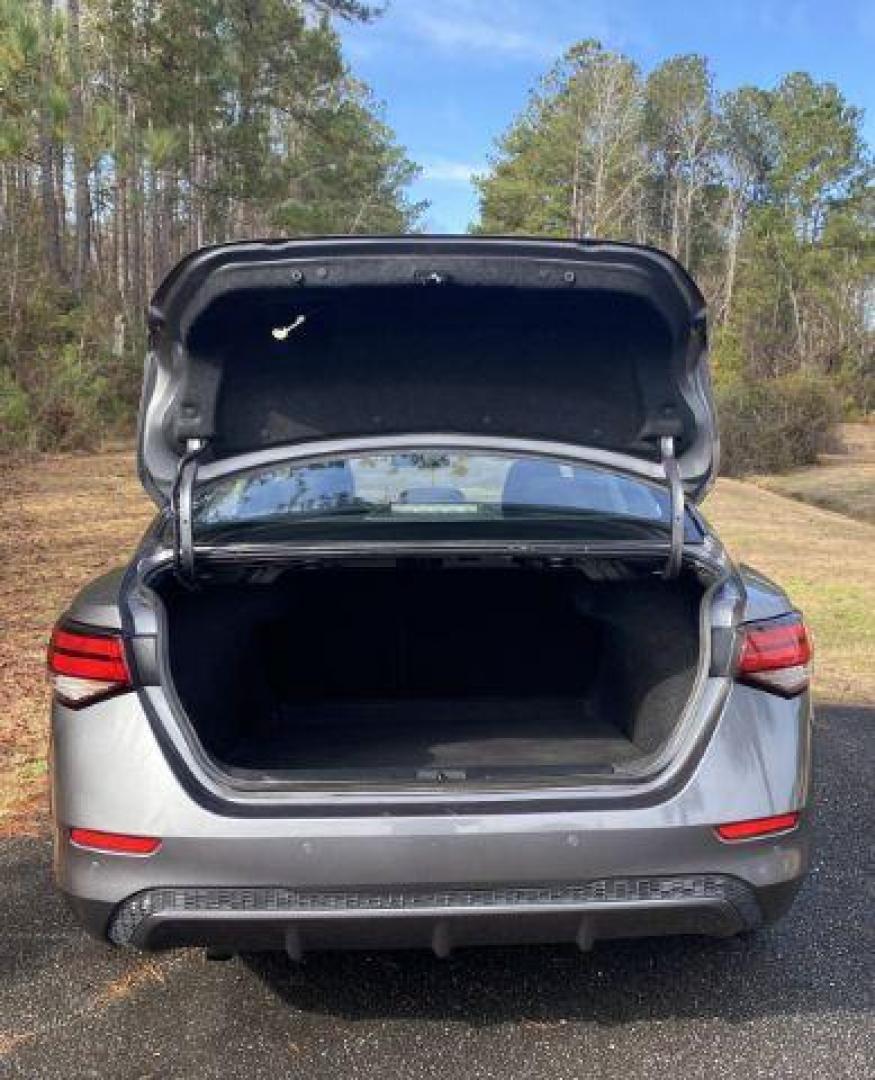 2022 /Charcoal Nissan Sentra SV (3N1AB8CVXNY) with an 1.8L L4 SFI DOHC 16V engine, Continuously Variable Transmission transmission, located at 9146 Ocean Hwy West, Calabash, NC, 28467, (910) 579-1110, 33.928635, -78.576157 - 2022 Nissan Sentra SV - Photo#8