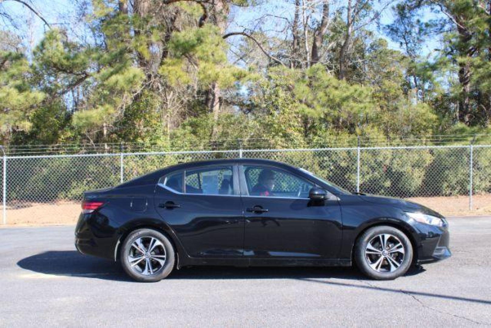 2022 Nissan Sentra SV (3N1AB8CVXNY) with an 1.8L L4 SFI DOHC 16V engine, Continuously Variable Transmission transmission, located at 3598 James B White Hwy South, Whiteville, NC, 28472, (910) 642-3196, 34.294846, -78.732613 - 2022 Nissan Sentra SV - Photo#4