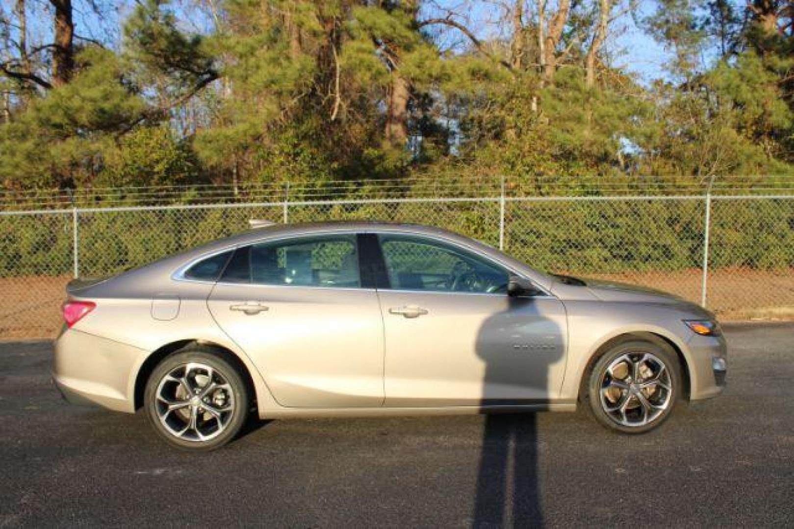 2022 Chevrolet Malibu LT (1G1ZD5ST6NF) with an 1.5L L4 DOHC 16V engine, 6-Speed Automatic transmission, located at 3598 James B White Hwy South, Whiteville, NC, 28472, (910) 642-3196, 34.294846, -78.732613 - 2022 Chevrolet Malibu LT - Photo#4