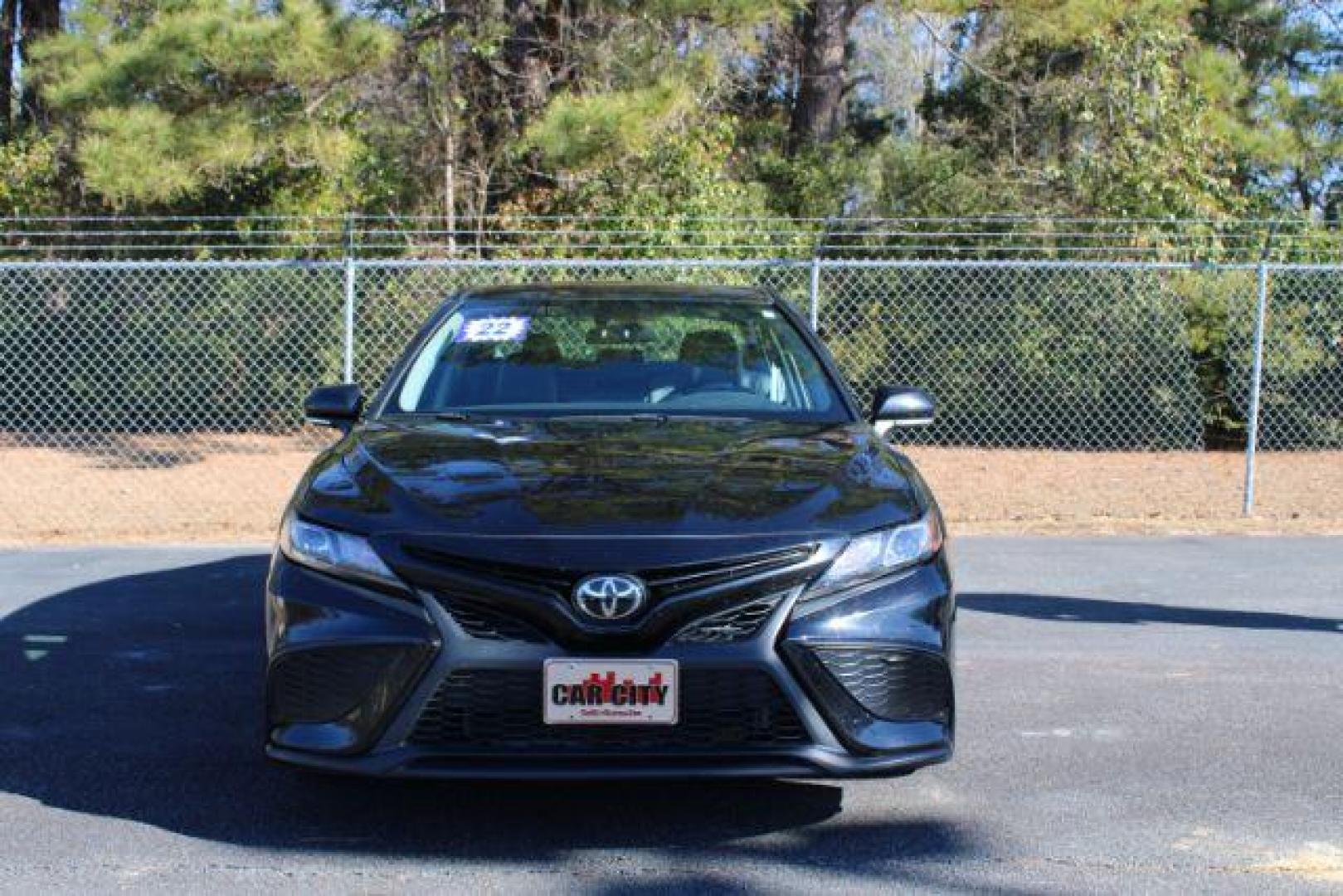 2022 Toyota Camry SE (4T1G11AKXNU) with an 2.5L L4 DOHC 16V engine, 8-Speed Automatic transmission, located at 3598 James B White Hwy South, Whiteville, NC, 28472, (910) 642-3196, 34.294846, -78.732613 - 2022 Toyota Camry SE - Photo#1