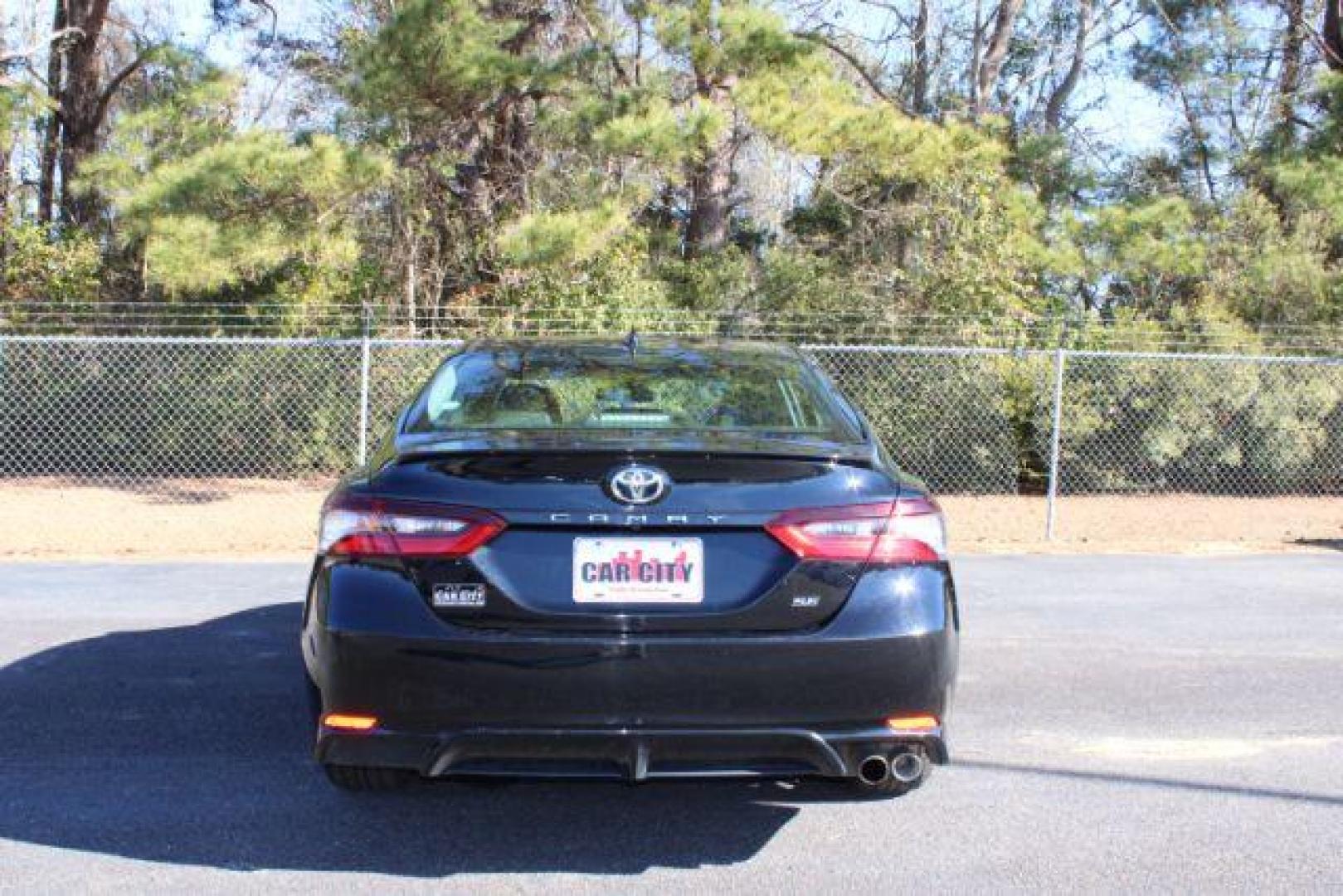 2022 Toyota Camry SE (4T1G11AKXNU) with an 2.5L L4 DOHC 16V engine, 8-Speed Automatic transmission, located at 3598 James B White Hwy South, Whiteville, NC, 28472, (910) 642-3196, 34.294846, -78.732613 - 2022 Toyota Camry SE - Photo#4