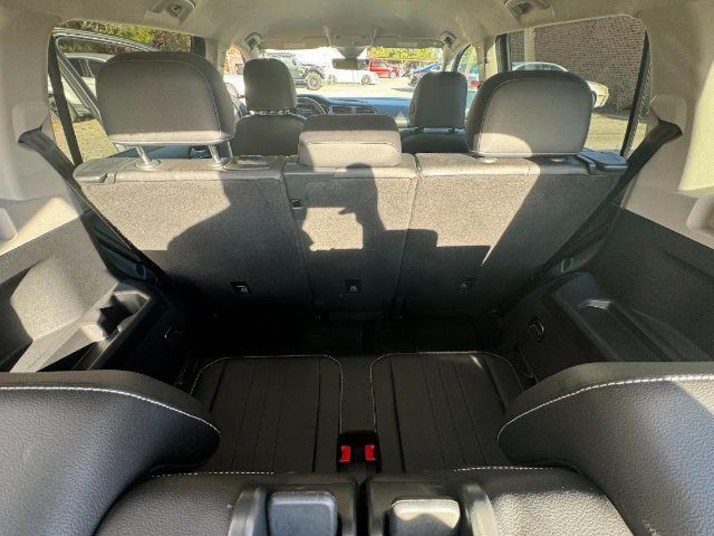 2022 /BLACK LEATHER Volkswagen Tiguan SE (3VV3B7AX6NM) with an 2.0L L4 DOHC 16V TURBO engine, 8-Speed Automatic transmission, located at 2761 East Hwy 501, Conway, SC, 29526, (843) 331-1151, 33.781528, -78.989883 - 2022 Volkswagen Tiguan SE - Photo#11