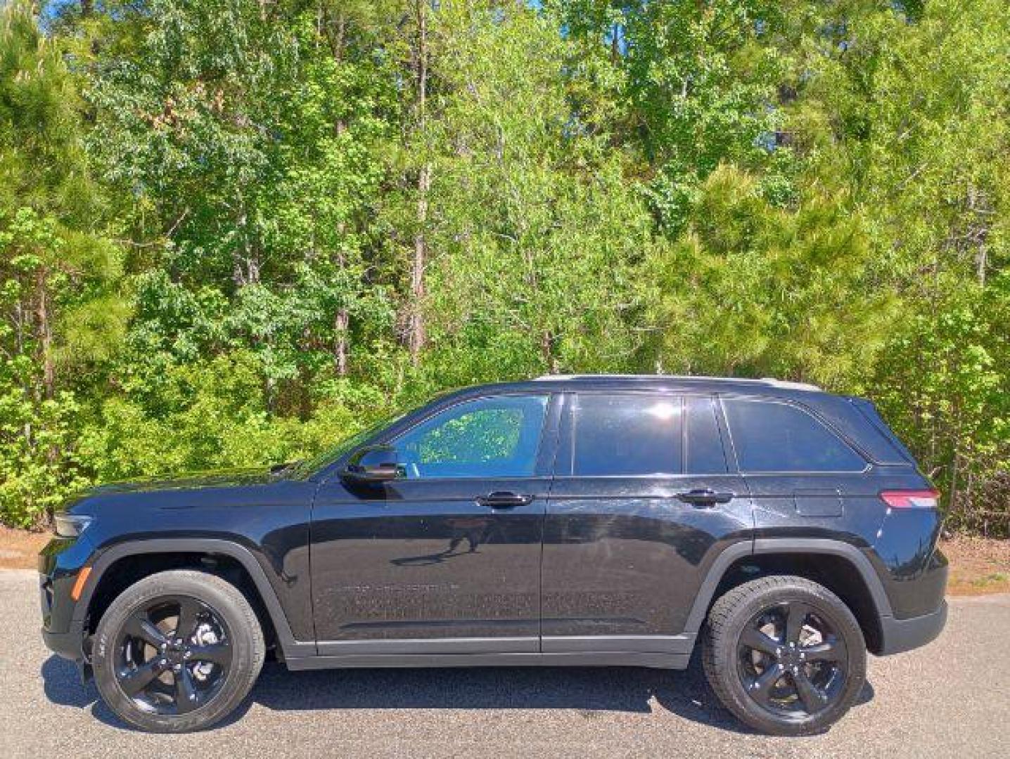 2022 /Global Black Jeep Grand Cherokee Laredo E 2WD (1C4RJGAG8N8) with an 3.6L V6 DOHC 24V engine, 8-Speed Automatic transmission, located at 9146 Ocean Hwy West, Calabash, NC, 28467, (910) 579-1110, 33.928635, -78.576157 - 2022 Jeep Grand Cherokee Laredo E 2WD - Photo#1