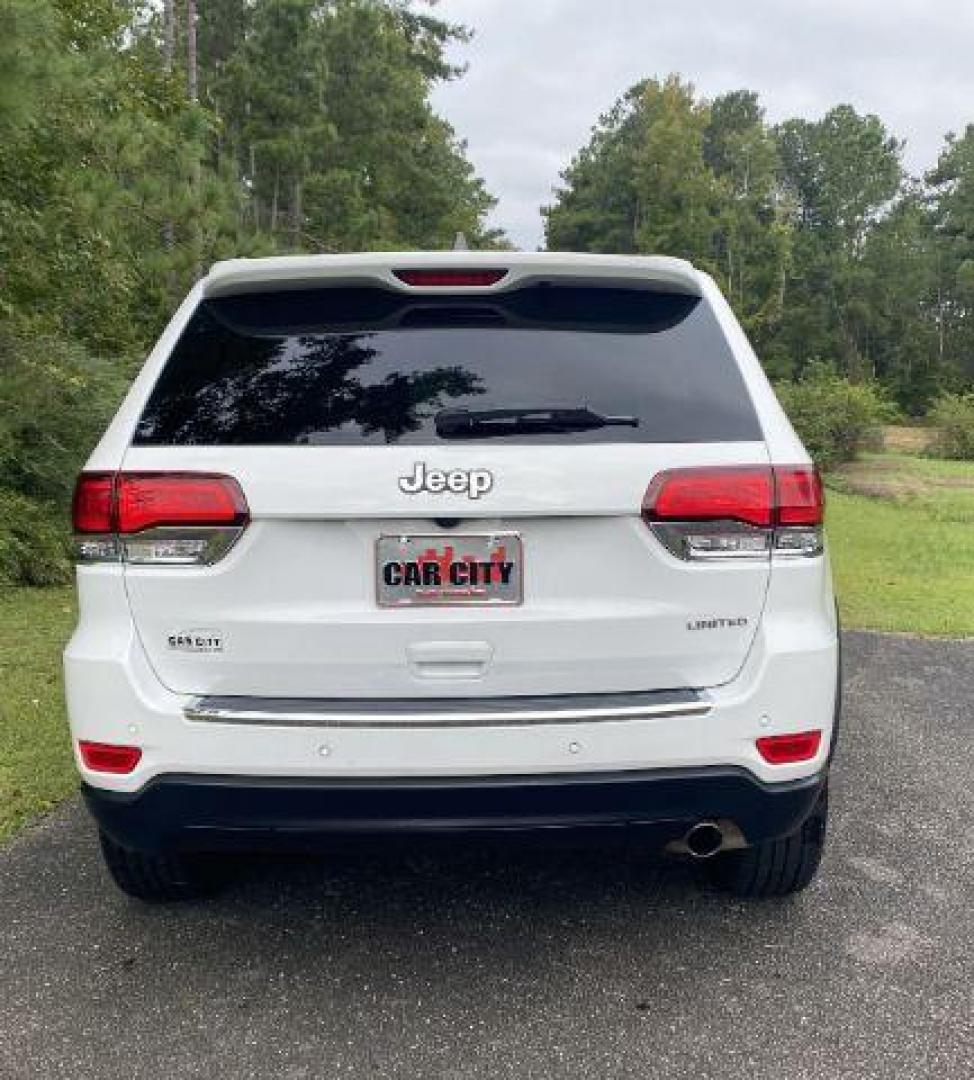 2022 /LIGHT FROST BEIGE LEATHER Jeep Grand Cherokee WK Limited 2WD (1C4RJEBG1NC) with an 3.6L V6 DOHC 24V engine, 8-Speed Automatic transmission, located at 9146 Ocean Hwy West, Calabash, NC, 28467, (910) 579-1110, 33.928635, -78.576157 - 2022 Jeep Grand Cherokee WK Limited 2WD - Photo#3