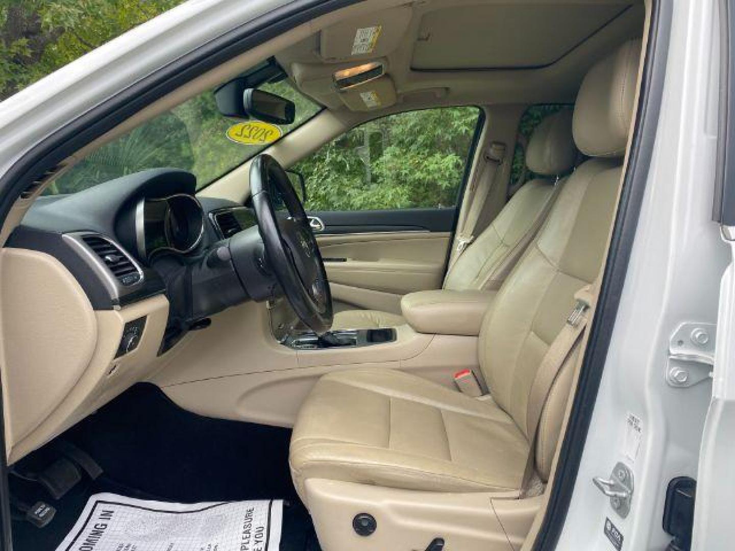 2022 /LIGHT FROST BEIGE LEATHER Jeep Grand Cherokee WK Limited 2WD (1C4RJEBG1NC) with an 3.6L V6 DOHC 24V engine, 8-Speed Automatic transmission, located at 9146 Ocean Hwy West, Calabash, NC, 28467, (910) 579-1110, 33.928635, -78.576157 - 2022 Jeep Grand Cherokee WK Limited 2WD - Photo#6