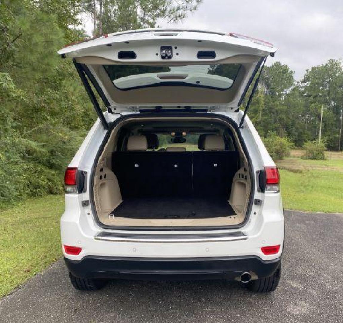 2022 /LIGHT FROST BEIGE LEATHER Jeep Grand Cherokee WK Limited 2WD (1C4RJEBG1NC) with an 3.6L V6 DOHC 24V engine, 8-Speed Automatic transmission, located at 9146 Ocean Hwy West, Calabash, NC, 28467, (910) 579-1110, 33.928635, -78.576157 - 2022 Jeep Grand Cherokee WK Limited 2WD - Photo#8