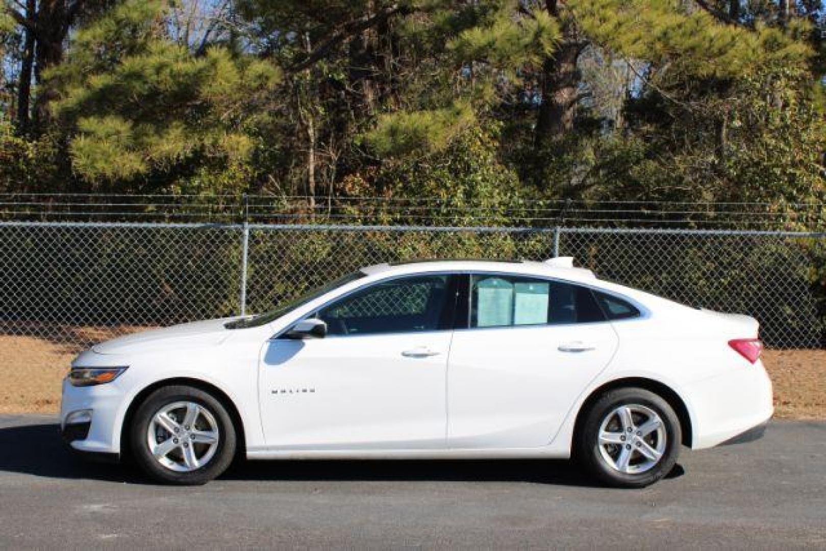 2022 Chevrolet Malibu LT (1G1ZD5STXNF) with an 1.5L L4 DOHC 16V engine, 6-Speed Automatic transmission, located at 3598 James B White Hwy South, Whiteville, NC, 28472, (910) 642-3196, 34.294846, -78.732613 - 2022 Chevrolet Malibu LT - Photo#2