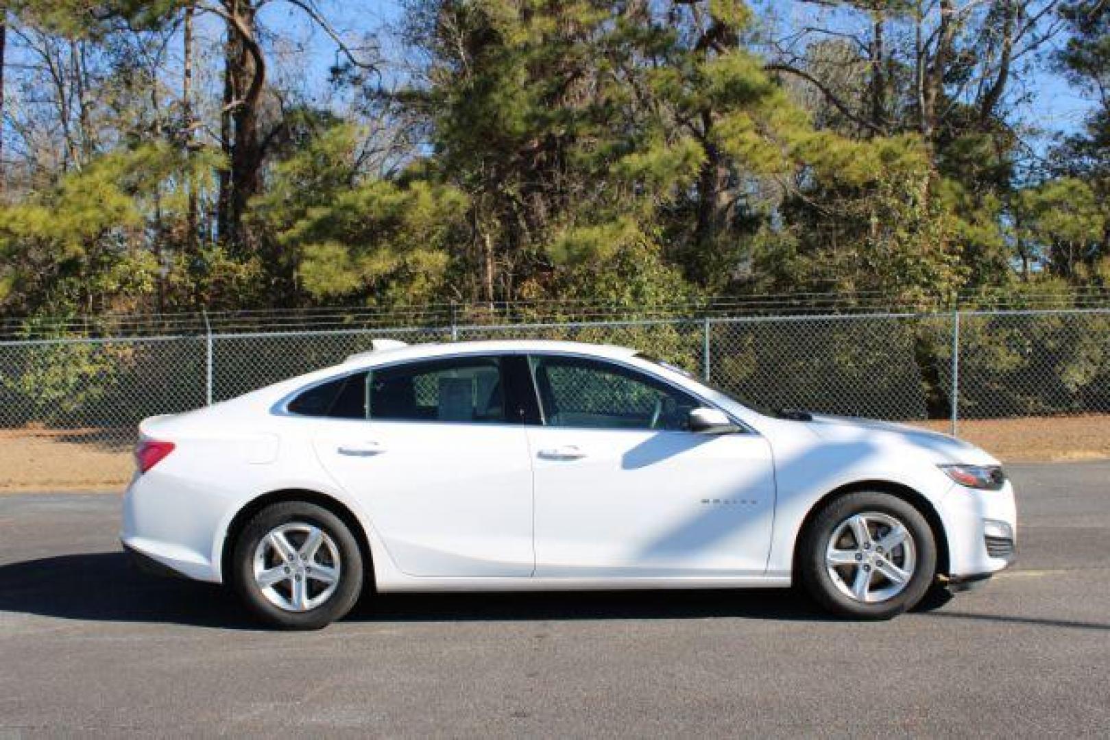 2022 Chevrolet Malibu LT (1G1ZD5STXNF) with an 1.5L L4 DOHC 16V engine, 6-Speed Automatic transmission, located at 3598 James B White Hwy South, Whiteville, NC, 28472, (910) 642-3196, 34.294846, -78.732613 - 2022 Chevrolet Malibu LT - Photo#3