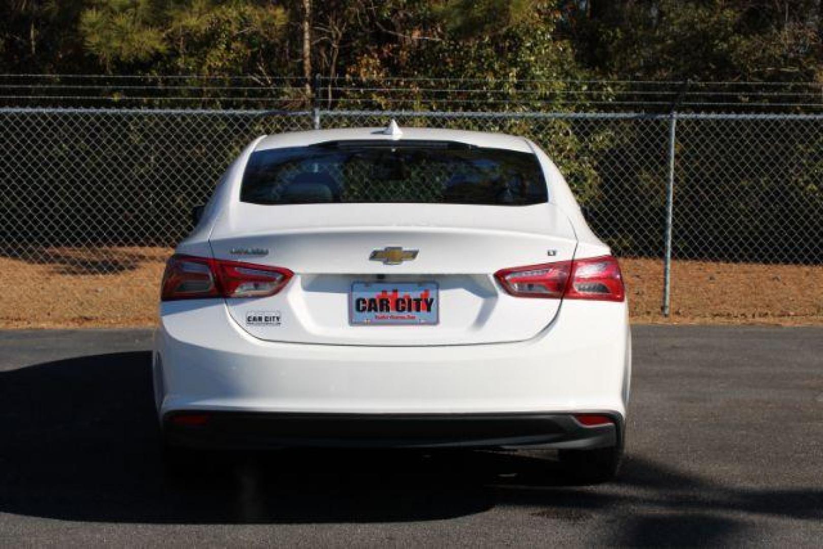 2022 Chevrolet Malibu LT (1G1ZD5STXNF) with an 1.5L L4 DOHC 16V engine, 6-Speed Automatic transmission, located at 3598 James B White Hwy South, Whiteville, NC, 28472, (910) 642-3196, 34.294846, -78.732613 - 2022 Chevrolet Malibu LT - Photo#4