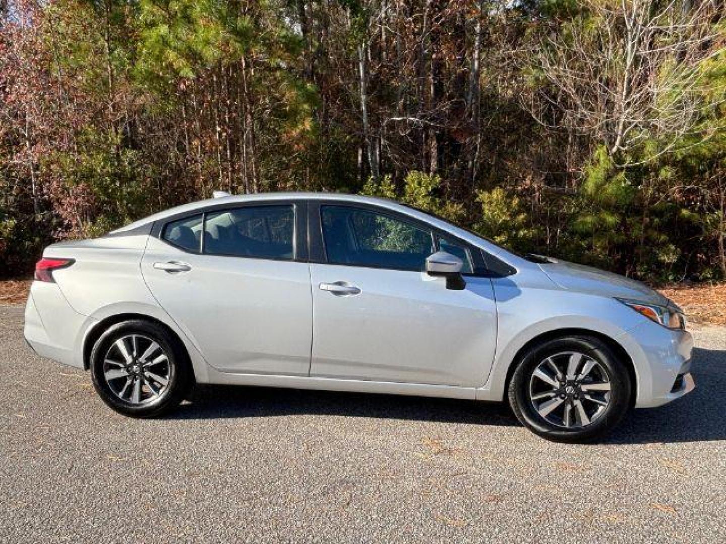 2021 /Graphite Nissan Versa SV (3N1CN8EVXML) with an 1.6L L4 DOHC 16V engine, Continuously Variabl transmission, located at 2761 East Hwy 501, Conway, SC, 29526, (843) 331-1151, 33.781528, -78.989883 - 2021 Nissan Versa SV - Photo#2