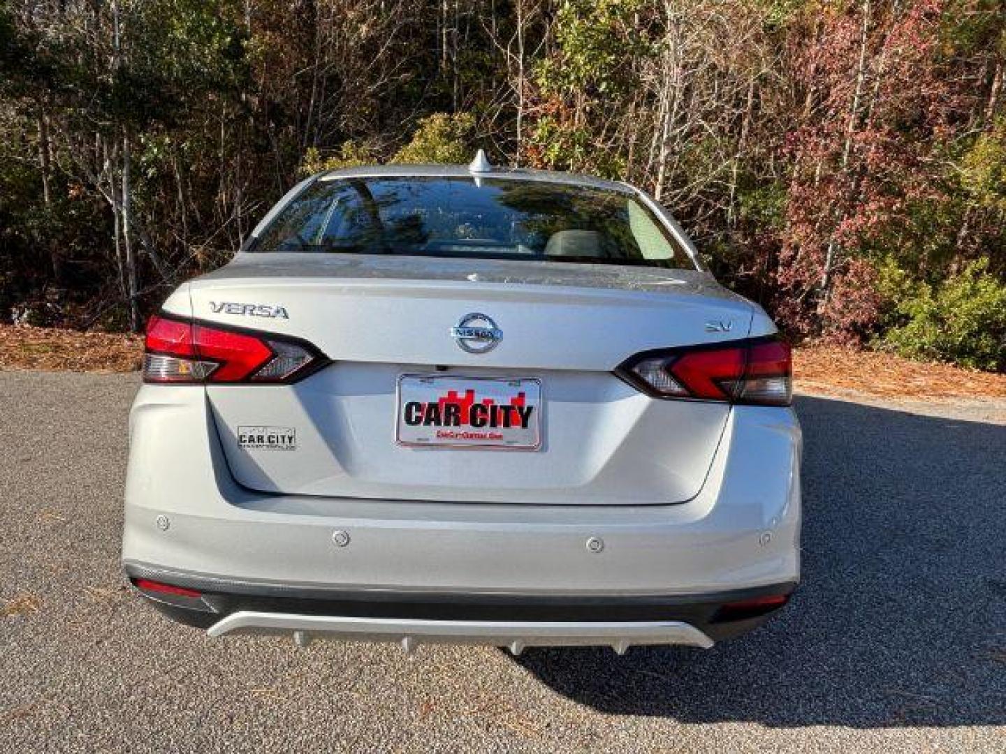 2021 /Graphite Nissan Versa SV (3N1CN8EVXML) with an 1.6L L4 DOHC 16V engine, Continuously Variabl transmission, located at 2761 East Hwy 501, Conway, SC, 29526, (843) 331-1151, 33.781528, -78.989883 - 2021 Nissan Versa SV - Photo#4