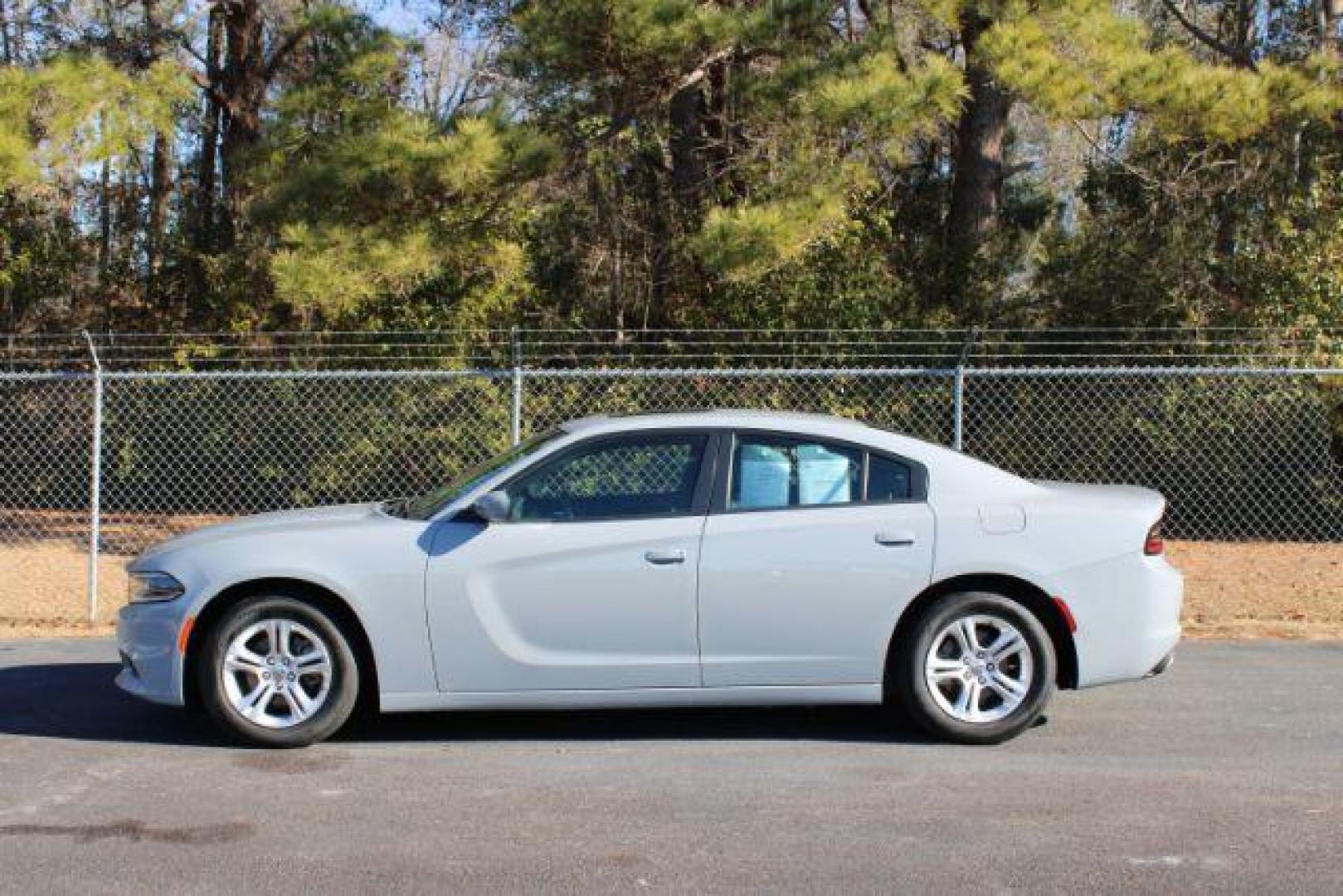 2022 Dodge Charger SXT (2C3CDXBG1NH) with an 3.6L V6 DOHC 24V engine, 8-Speed Automatic transmission, located at 3598 James B White Hwy South, Whiteville, NC, 28472, (910) 642-3196, 34.294846, -78.732613 - 2022 Dodge Charger SXT - Photo#2