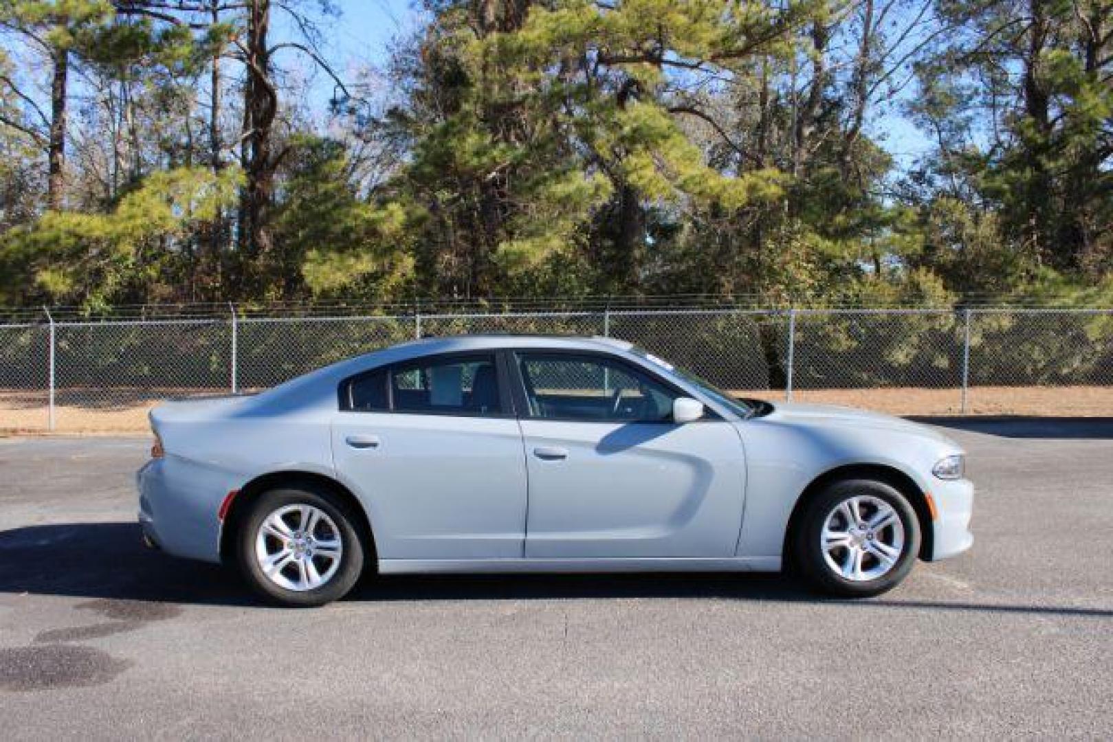 2022 Dodge Charger SXT (2C3CDXBG1NH) with an 3.6L V6 DOHC 24V engine, 8-Speed Automatic transmission, located at 3598 James B White Hwy South, Whiteville, NC, 28472, (910) 642-3196, 34.294846, -78.732613 - 2022 Dodge Charger SXT - Photo#3