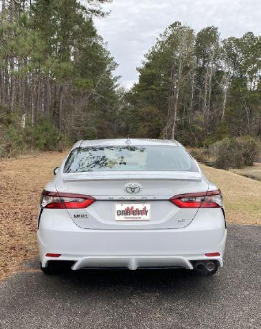 2022 Toyota Camry SE (4T1G11AK7NU) with an 2.5L L4 DOHC 16V engine, 8-Speed Automatic transmission, located at 9146 Ocean Hwy West, Calabash, NC, 28467, (910) 579-1110, 33.928635, -78.576157 - 2022 Toyota Camry SE - Photo#3