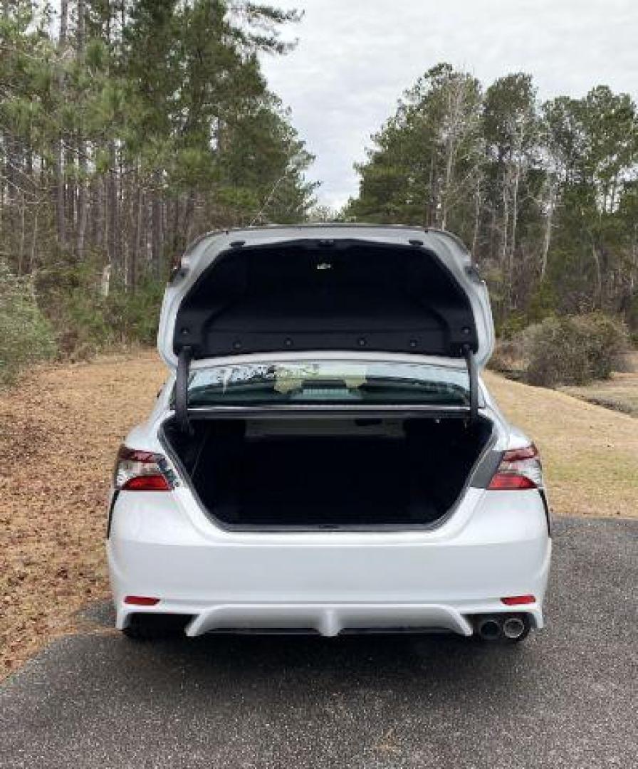 2022 Toyota Camry SE (4T1G11AK7NU) with an 2.5L L4 DOHC 16V engine, 8-Speed Automatic transmission, located at 9146 Ocean Hwy West, Calabash, NC, 28467, (910) 579-1110, 33.928635, -78.576157 - 2022 Toyota Camry SE - Photo#8