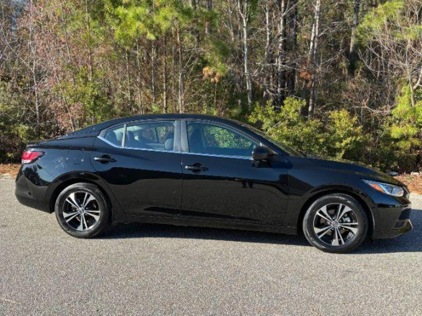 2021 /Charcoal Nissan Sentra SV (3N1AB8CV1MY) with an 1.8L L4 SFI DOHC 16V engine, Continuously Variable Transmission transmission, located at 2761 East Hwy 501, Conway, SC, 29526, (843) 331-1151, 33.781528, -78.989883 - 2021 Nissan Sentra SV - Photo#2