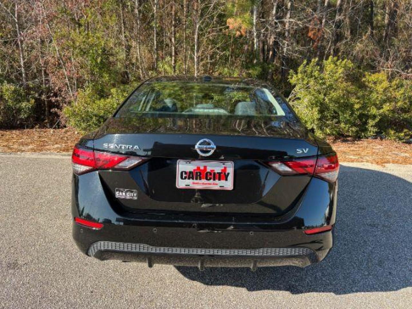 2021 /Charcoal Nissan Sentra SV (3N1AB8CV1MY) with an 1.8L L4 SFI DOHC 16V engine, Continuously Variable Transmission transmission, located at 2761 East Hwy 501, Conway, SC, 29526, (843) 331-1151, 33.781528, -78.989883 - 2021 Nissan Sentra SV - Photo#4