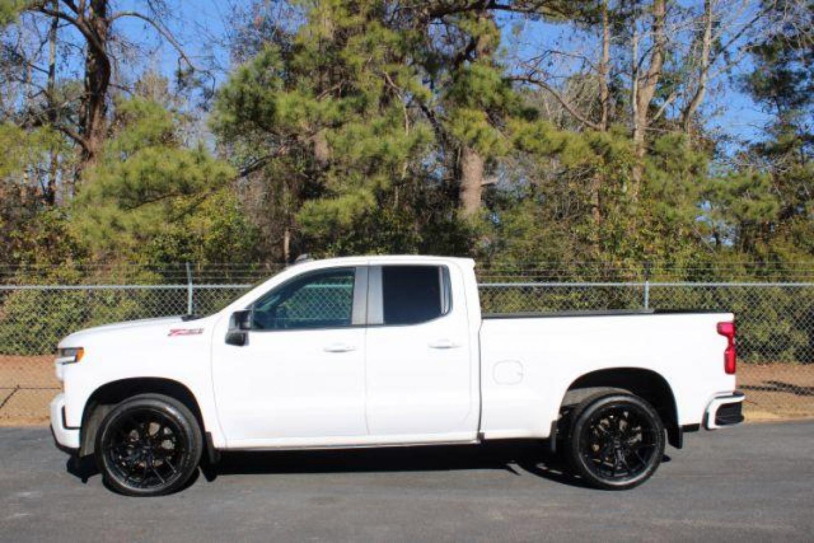 2019 Chevrolet Silverado 1500 RST Double Cab 4WD (1GCRYEEDXKZ) with an 5.3L V8 OHV 16V engine, 6-Speed Automatic transmission, located at 9146 Ocean Hwy West, Calabash, NC, 28467, (910) 579-1110, 33.928635, -78.576157 - 2019 Chevrolet Silverado 1500 RST Double Cab 4WD - Photo#2