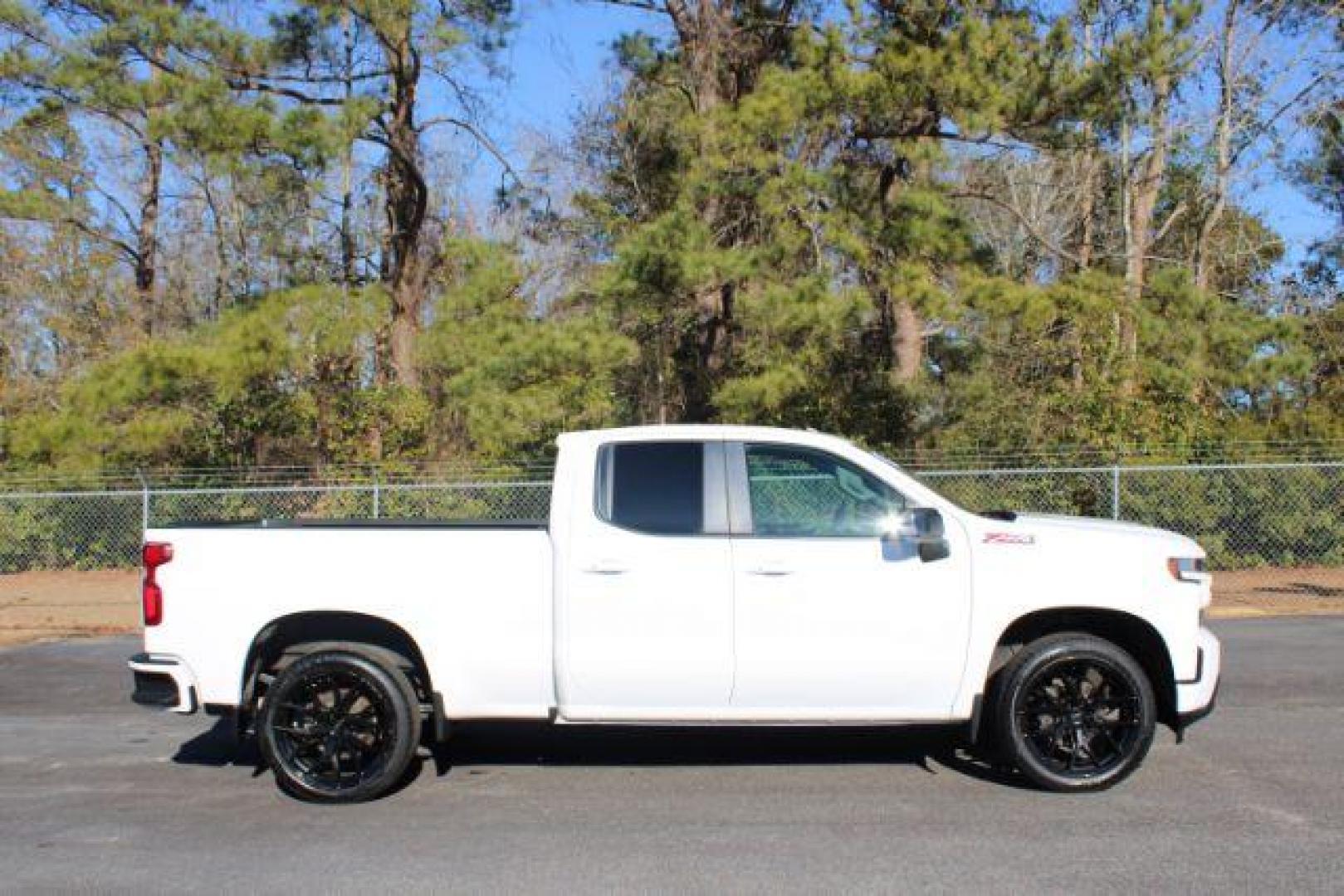 2019 Chevrolet Silverado 1500 RST Double Cab 4WD (1GCRYEEDXKZ) with an 5.3L V8 OHV 16V engine, 6-Speed Automatic transmission, located at 9146 Ocean Hwy West, Calabash, NC, 28467, (910) 579-1110, 33.928635, -78.576157 - 2019 Chevrolet Silverado 1500 RST Double Cab 4WD - Photo#3