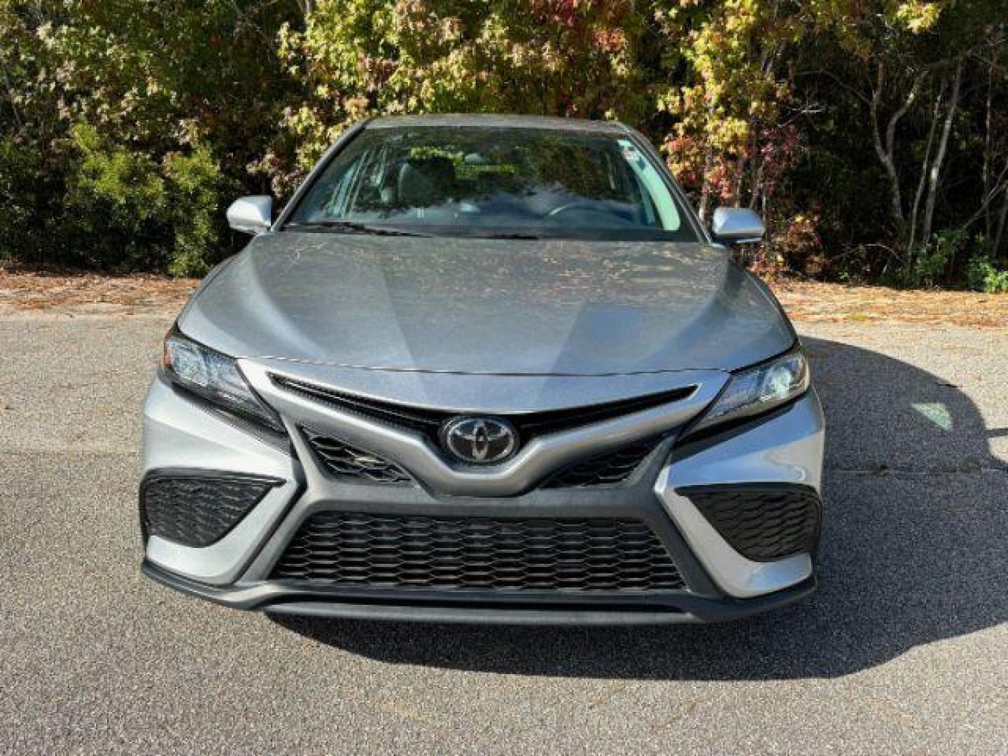 2022 /Black Toyota Camry SE (4T1G11AK4NU) with an 2.5L L4 DOHC 16V engine, 8-Speed Automatic transmission, located at 2761 East Hwy 501, Conway, SC, 29526, (843) 331-1151, 33.781528, -78.989883 - 2022 Toyota Camry SE - Photo#3