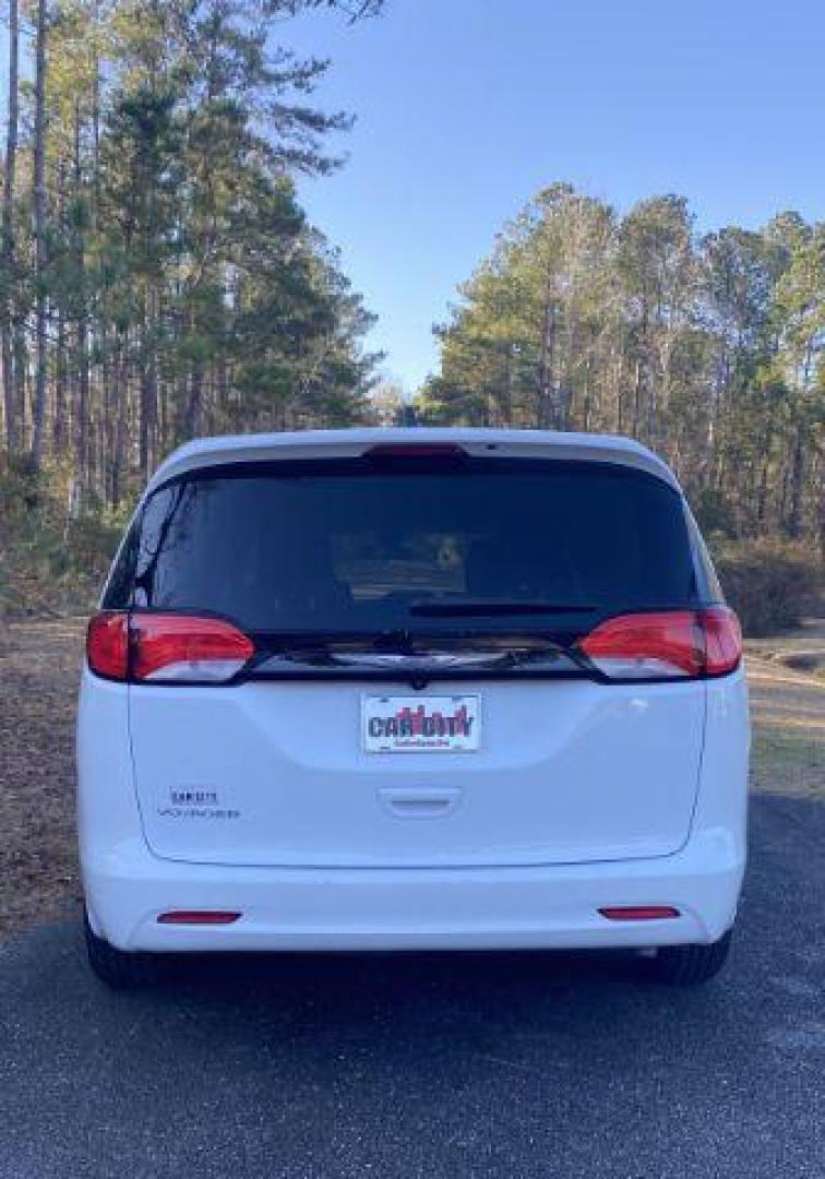 2022 /BLACK Chrysler Voyager LX (2C4RC1CGXNR) with an 3.6L V6 DOHC 24V engine, 9-Speed Automatic transmission, located at 9146 Ocean Hwy West, Calabash, NC, 28467, (910) 579-1110, 33.928635, -78.576157 - 2022 Chrysler Voyager LX - Photo#3