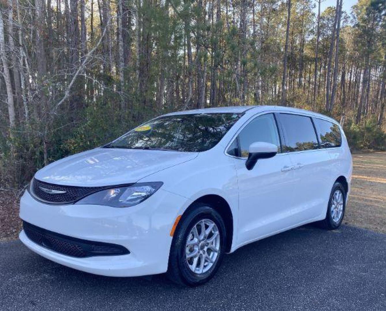 2022 /BLACK Chrysler Voyager LX (2C4RC1CGXNR) with an 3.6L V6 DOHC 24V engine, 9-Speed Automatic transmission, located at 9146 Ocean Hwy West, Calabash, NC, 28467, (910) 579-1110, 33.928635, -78.576157 - 2022 Chrysler Voyager LX - Photo#0