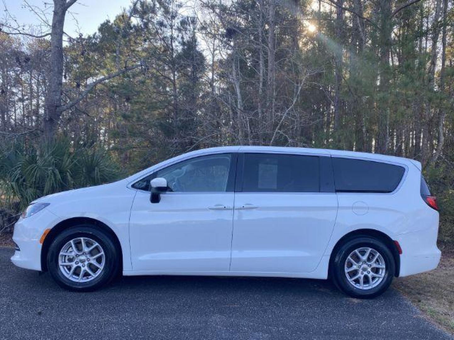 2022 /BLACK Chrysler Voyager LX (2C4RC1CGXNR) with an 3.6L V6 DOHC 24V engine, 9-Speed Automatic transmission, located at 9146 Ocean Hwy West, Calabash, NC, 28467, (910) 579-1110, 33.928635, -78.576157 - 2022 Chrysler Voyager LX - Photo#2