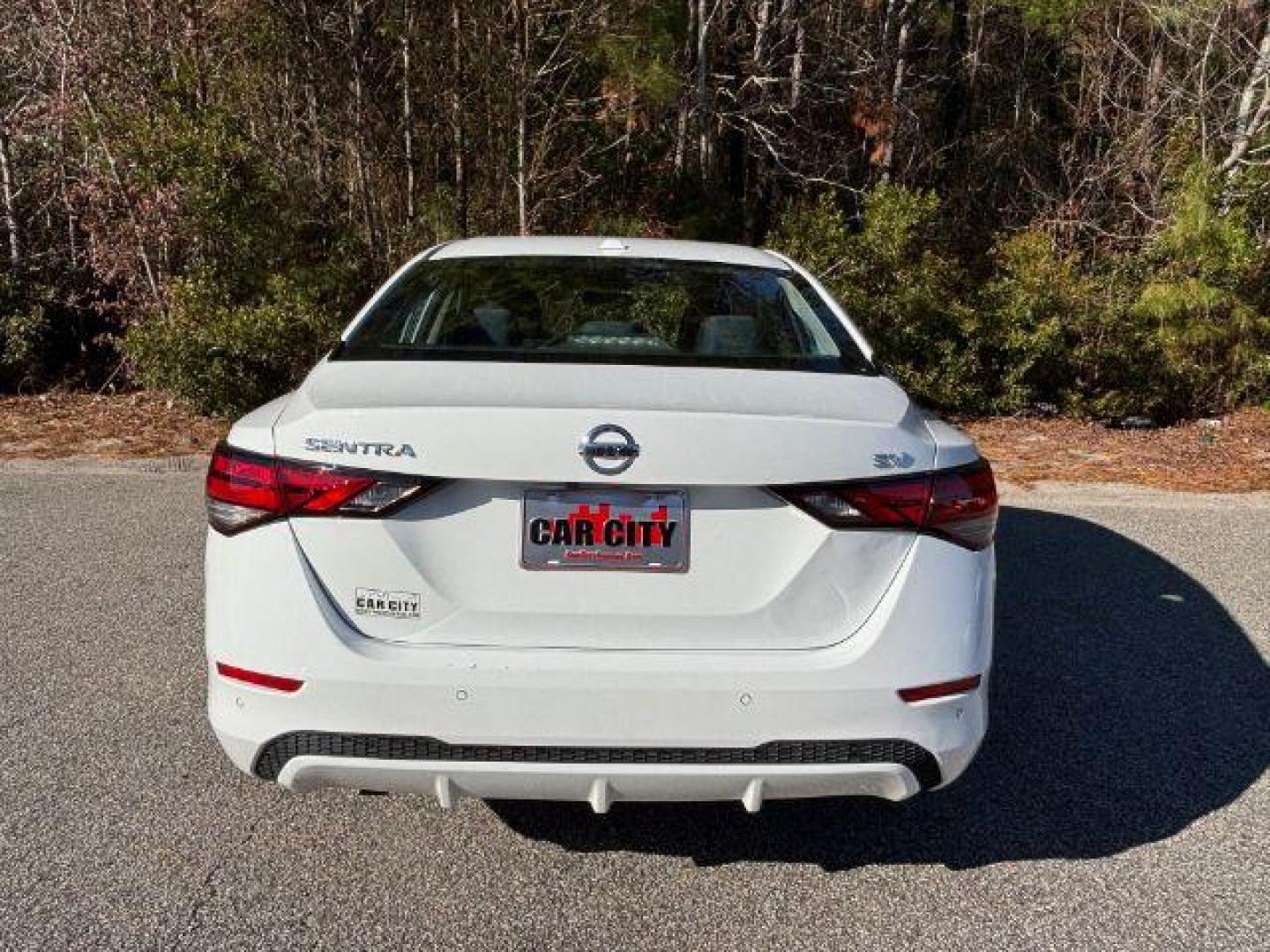 2021 /Charcoal Nissan Sentra SV (3N1AB8CV7MY) with an 1.8L L4 SFI DOHC 16V engine, Continuously Variable Transmission transmission, located at 2761 East Hwy 501, Conway, SC, 29526, (843) 331-1151, 33.781528, -78.989883 - 2021 Nissan Sentra SV - Photo#4