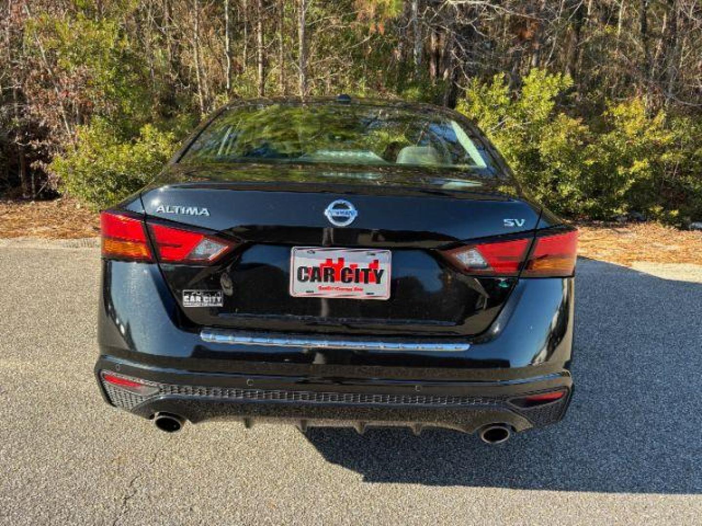 2022 /Charcoal Nissan Altima 2.5 SV (1N4BL4DV4NN) with an 2.5L L4 DOHC 16V engine, Continuously Variable Transmission transmission, located at 2761 East Hwy 501, Conway, SC, 29526, (843) 331-1151, 33.781528, -78.989883 - 2022 Nissan Altima 2.5 SV - Photo#5