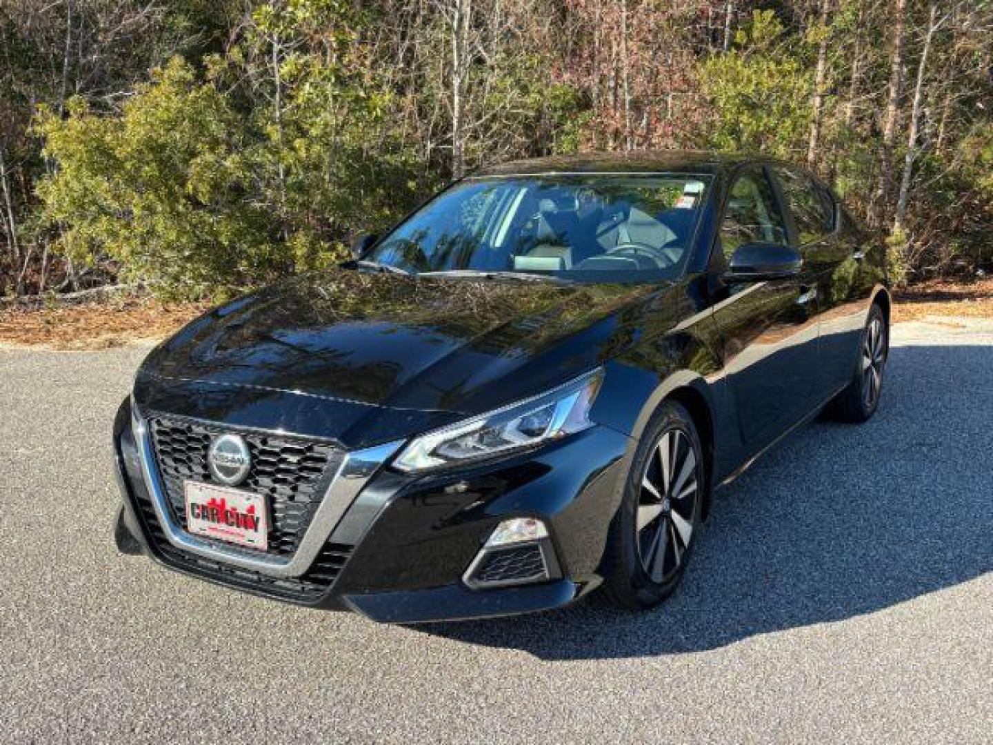 2022 /Charcoal Nissan Altima 2.5 SV (1N4BL4DV4NN) with an 2.5L L4 DOHC 16V engine, Continuously Variable Transmission transmission, located at 2761 East Hwy 501, Conway, SC, 29526, (843) 331-1151, 33.781528, -78.989883 - 2022 Nissan Altima 2.5 SV - Photo#1