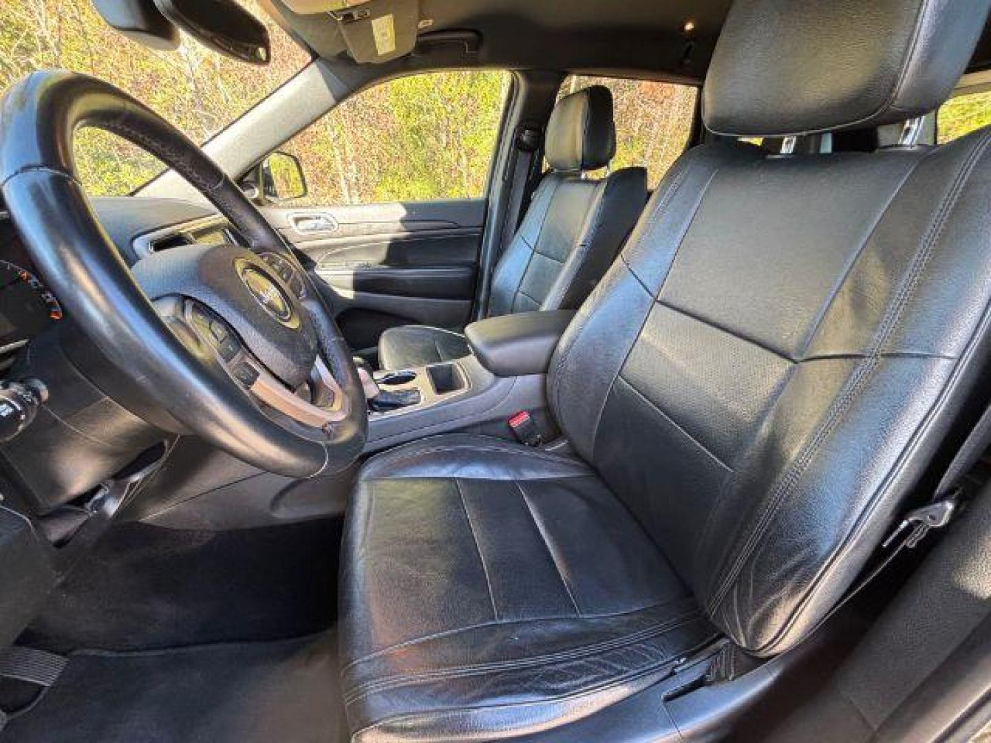 2017 /BLACK LEATHER Jeep Grand Cherokee Laredo 4WD (1C4RJFAG1HC) with an 3.6L V6 DOHC 24V engine, 8-Speed Automatic transmission, located at 2761 East Hwy 501, Conway, SC, 29526, (843) 331-1151, 33.781528, -78.989883 - 2017 Jeep Grand Cherokee Laredo 4WD - Photo#8