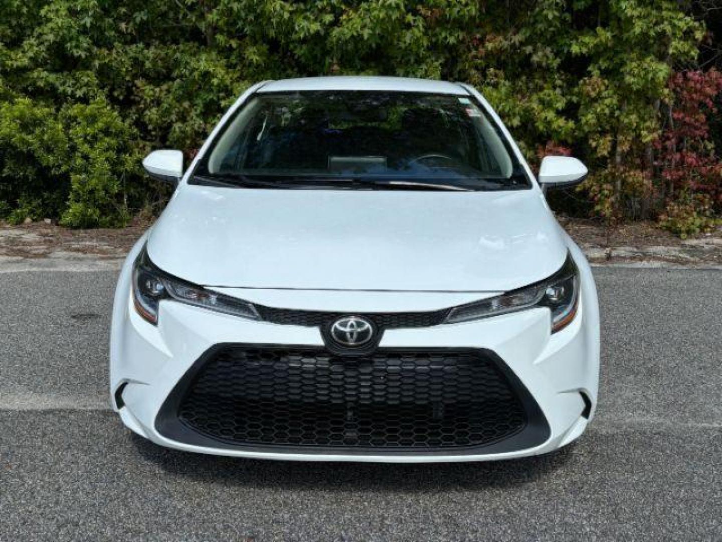 2021 /CHARCOAL CLOTH Toyota Corolla LE (5YFEPMAEXMP) with an 1.8L L4 DOHC 16V engine, Continuously Variable Transmission transmission, located at 2761 East Hwy 501, Conway, SC, 29526, (843) 331-1151, 33.781528, -78.989883 - 2021 Toyota Corolla LE - Photo#3