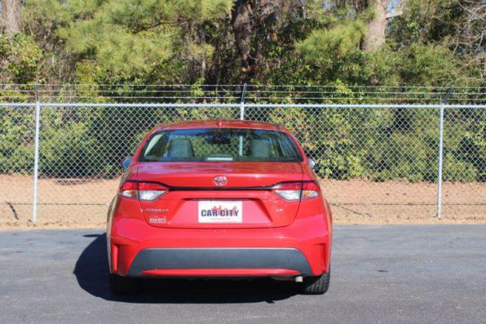 2021 /CHARCOAL CLOTH Toyota Corolla LE (5YFEPMAE6MP) with an 1.8L L4 DOHC 16V engine, Continuously Variabl transmission, located at 3598 James B White Hwy South, Whiteville, NC, 28472, (910) 642-3196, 34.294846, -78.732613 - 2021 Toyota Corolla LE - Photo#2