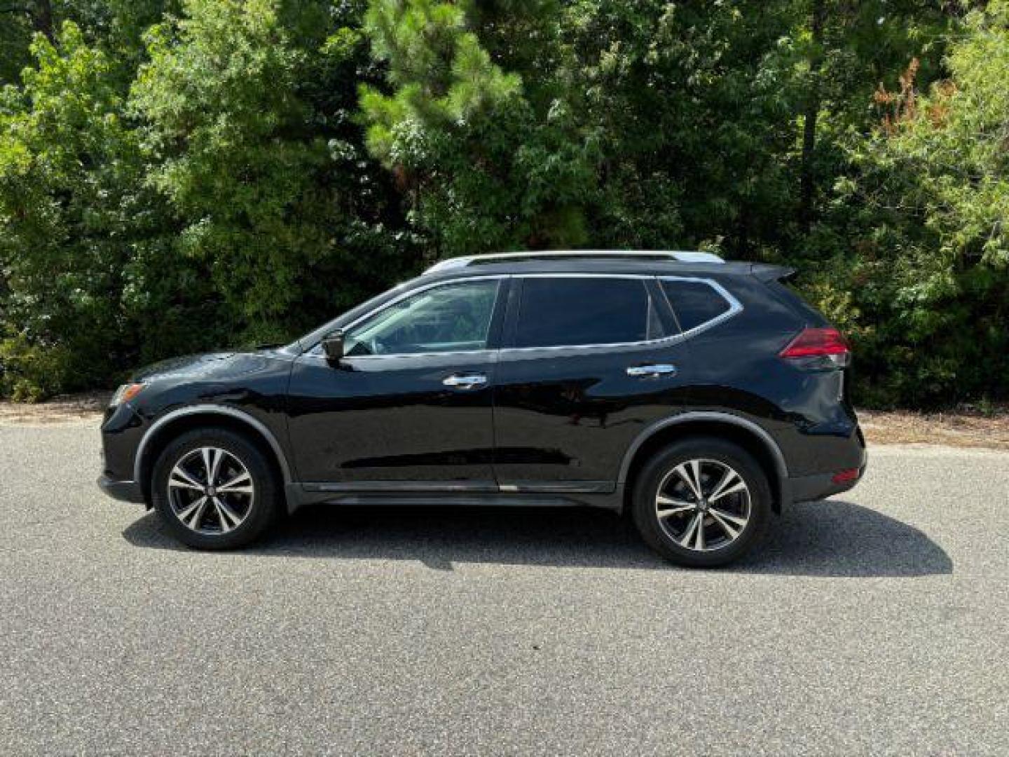 2018 /Charcoal, leather Nissan Rogue SL AWD (JN8AT2MV5JW) with an 2.5L L4 DOHC 16V engine, Continuously Variable Transmission transmission, located at 2761 East Hwy 501, Conway, SC, 29526, (843) 331-1151, 33.781528, -78.989883 - 2018 Nissan Rogue SL AWD - Photo#1