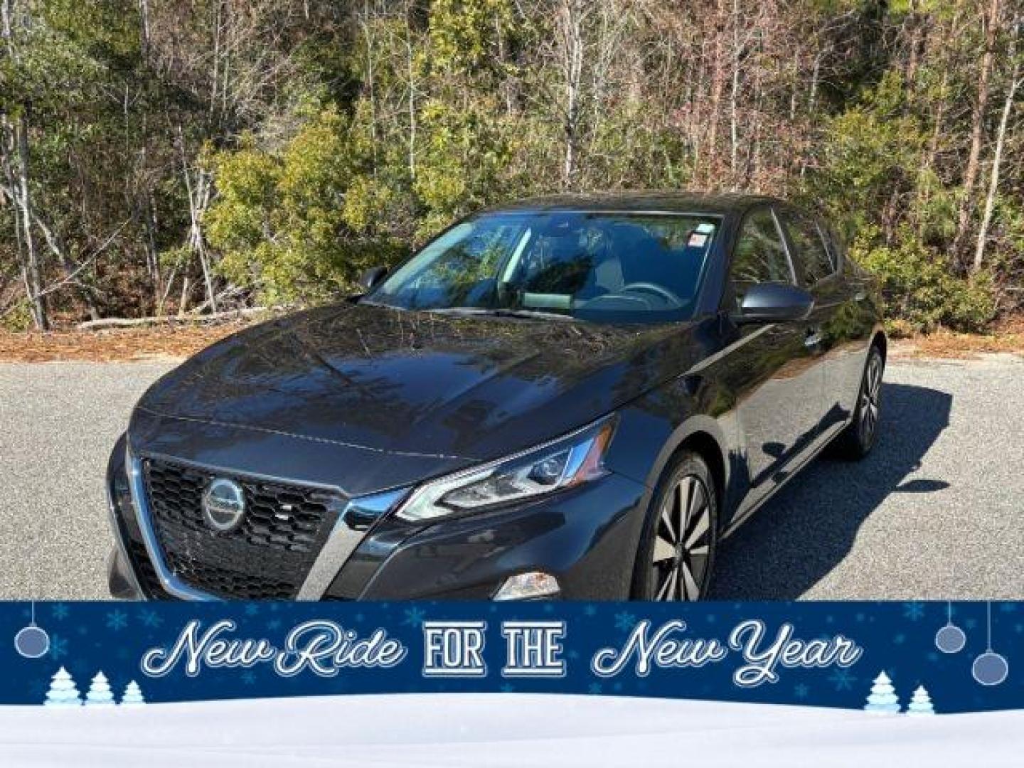 2022 /Charcoal Nissan Altima 2.5 SV (1N4BL4DV6NN) with an 2.5L L4 DOHC 16V engine, Continuously Variable Transmission transmission, located at 2761 East Hwy 501, Conway, SC, 29526, (843) 331-1151, 33.781528, -78.989883 - 2022 Nissan Altima 2.5 SV - Photo#0