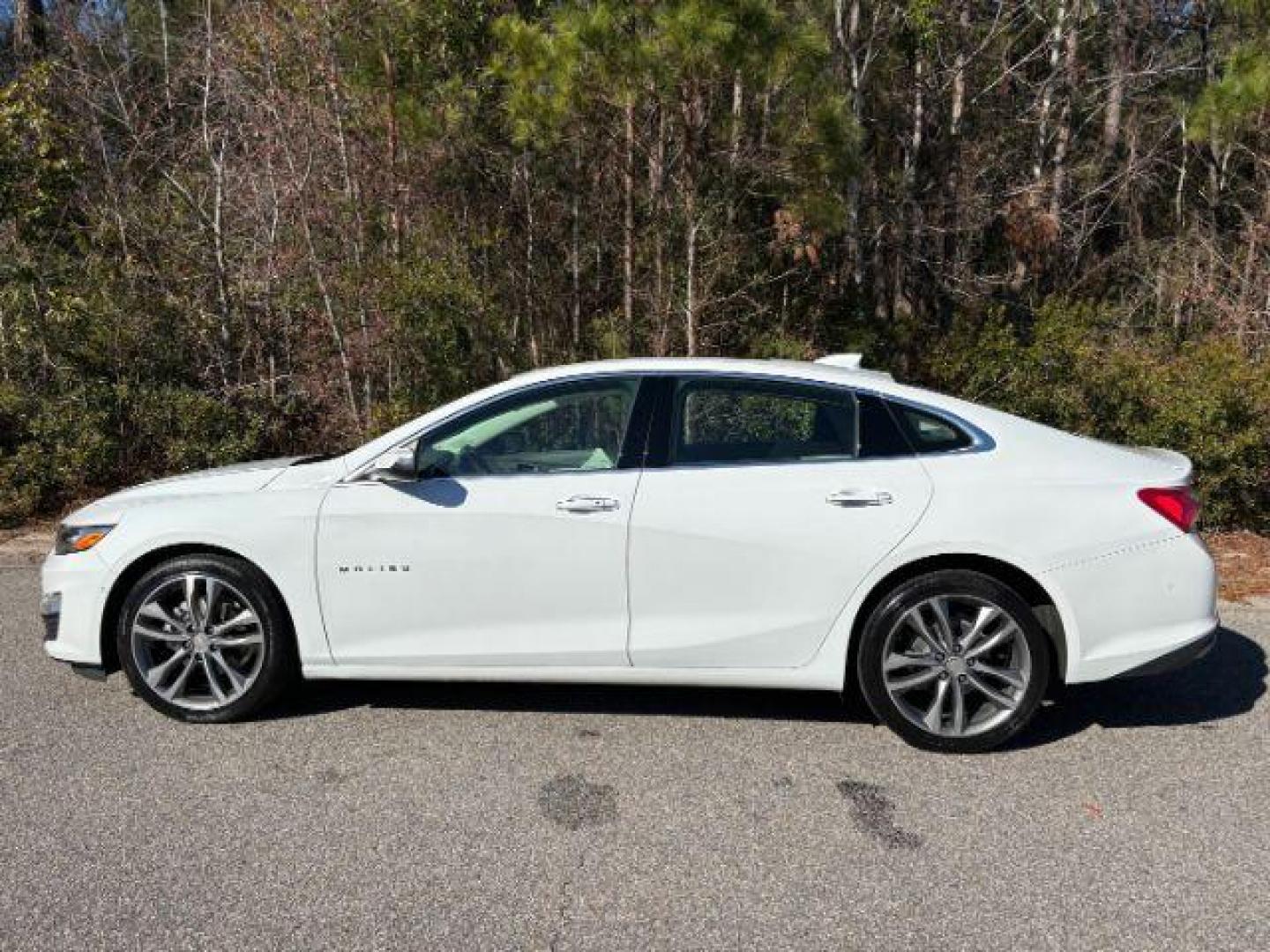 2022 /Dark Atmosphere/Light Wheat Chevrolet Malibu Premier (1G1ZE5SX1NF) with an 2.0L L4 DOHC 16V engine, 6-Speed Automatic transmission, located at 2761 East Hwy 501, Conway, SC, 29526, (843) 331-1151, 33.781528, -78.989883 - 2022 Chevrolet Malibu Premier - Photo#1