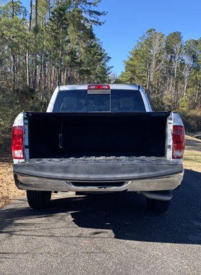 2019 /GRAY/BLACK RAM 1500 Classic Tradesman Crew Cab SWB 2WD (1C6RR6LT5KS) with an 5.7L V8 OHV 16V engine, 8-Speed Automatic transmission, located at 9146 Ocean Hwy West, Calabash, NC, 28467, (910) 579-1110, 33.928635, -78.576157 - 2019 RAM 1500 Classic Tradesman Crew Cab SWB 2WD - Photo#8