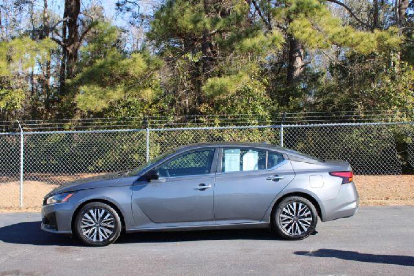 2024 Nissan Altima 2.5 SV (1N4BL4DV8RN) with an 2.5L L4 DOHC 16V engine, Continuously Variable Transmission transmission, located at 3598 James B White Hwy South, Whiteville, NC, 28472, (910) 642-3196, 34.294846, -78.732613 - 2024 Nissan Altima 2.5 SV - Photo#2