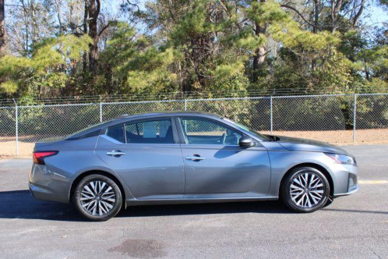 2024 Nissan Altima 2.5 SV (1N4BL4DV8RN) with an 2.5L L4 DOHC 16V engine, Continuously Variable Transmission transmission, located at 3598 James B White Hwy South, Whiteville, NC, 28472, (910) 642-3196, 34.294846, -78.732613 - 2024 Nissan Altima 2.5 SV - Photo#3