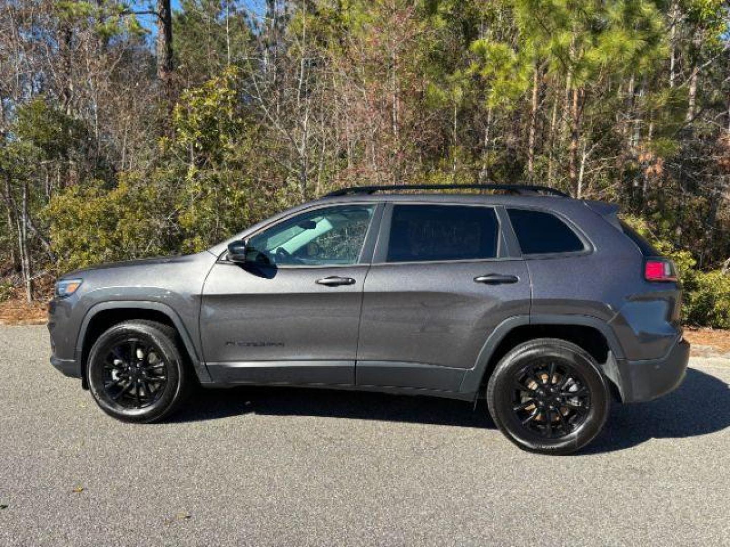 2023 /Black Jeep Cherokee Latitude Lux 4WD (1C4PJMMB9PD) with an 2.4L L4 DOHC 16V engine, 9-Speed Automatic transmission, located at 2761 East Hwy 501, Conway, SC, 29526, (843) 331-1151, 33.781528, -78.989883 - 2023 Jeep Cherokee Latitude Lux 4WD - Photo#1